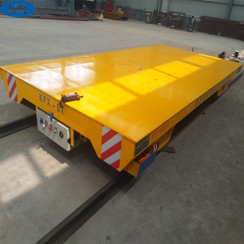 Can electric transfer carts operate both on rails and trackless
